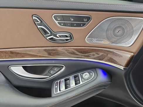 Used 2018 Mercedes-Benz S 560 Sedan image 27