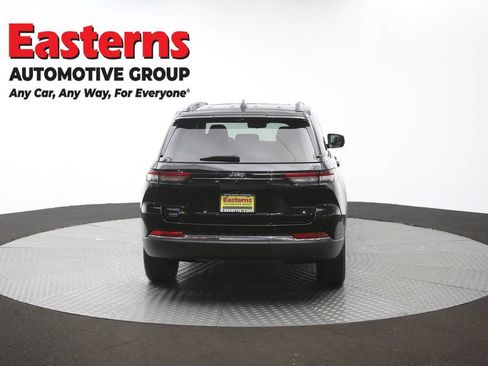 Used 2023 Jeep Grand Cherokee 4WD 4xe w/ Luxury Tech Group II image 40