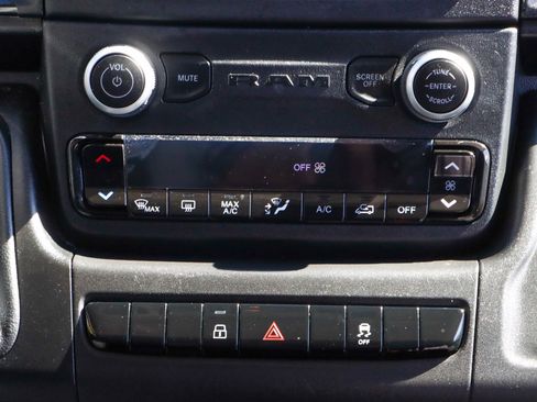 Used 2024 RAM ProMaster 3500 w/ Convenience Group image 20