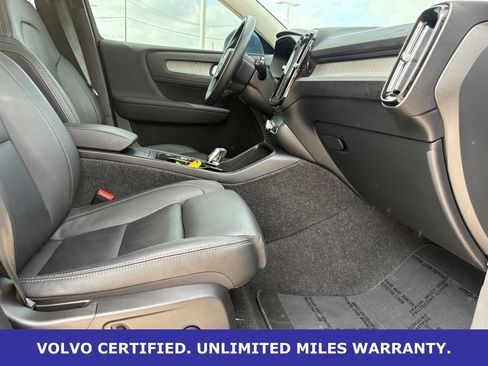 Certified 2025 Volvo XC40 B5 Plus AWD/4WD image 36