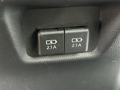 Used 2021 Toyota RAV4 XLE image 21