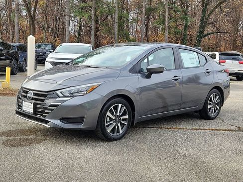 New 2025 Nissan Versa SV w/ Trunk Package FWD image 2