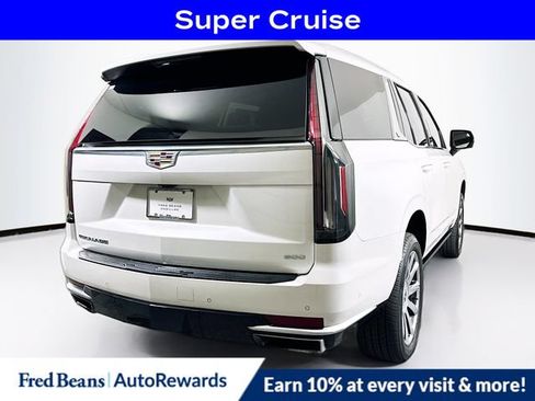 Used 2022 Cadillac Escalade Premium Luxury Platinum AWD/4WD image 9