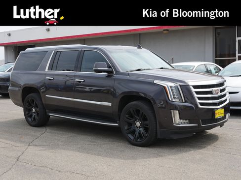 Used 2017 Cadillac Escalade ESV Luxury image 1