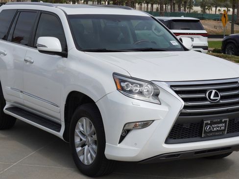 Used 2017 Lexus GX 460 Premium image 4