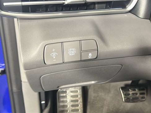 Certified 2025 Hyundai Elantra SEL FWD image 19