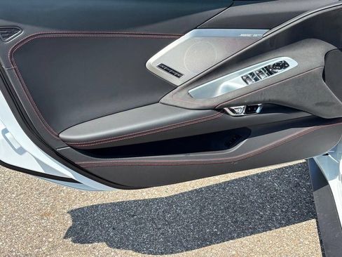 Used 2024 Chevrolet Corvette Stingray Premium Conv w/ Z51 Performance Package RWD image 6
