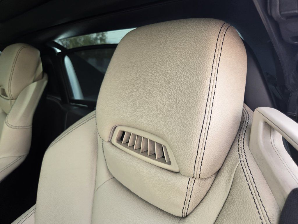 Used 2014 Mercedes-Benz SLK 250 image 17