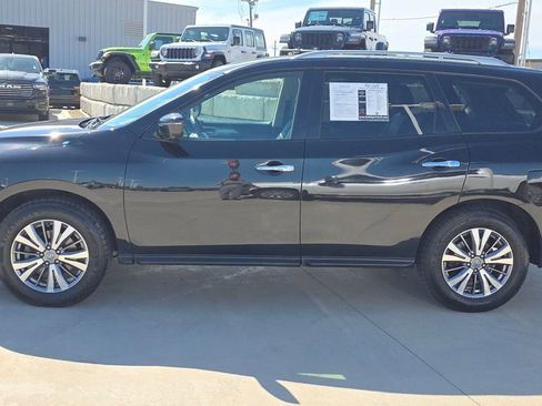 Used 2020 Nissan Pathfinder SL AWD/4WD image 2