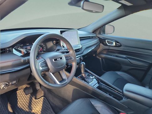 Used 2023 Jeep Compass Trailhawk image 7