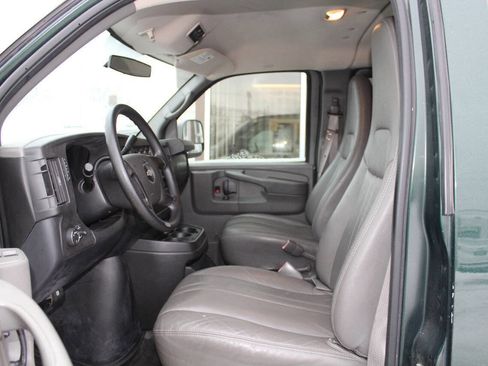 Used 2010 Chevrolet Express 1500 LS image 11