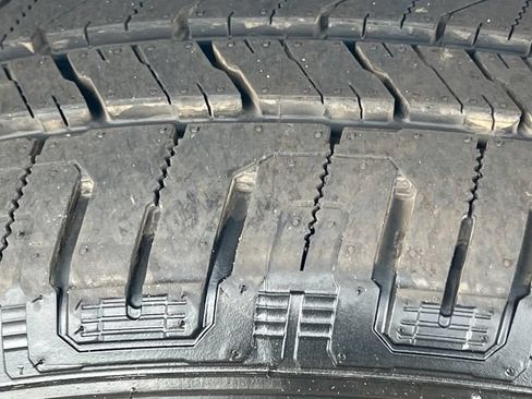 Used 2025 RAM 1500 Laramie w/ Sport Appearance Package AWD/4WD image 8