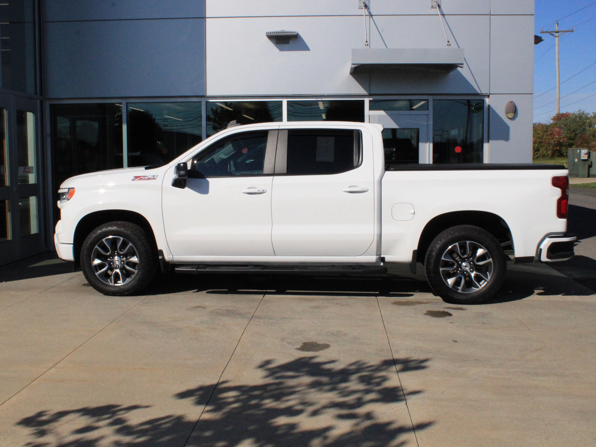Used 2023 Chevrolet Silverado 1500 RST w/ Convenience Package II AWD/4WD image 5