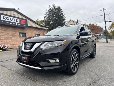 Used 2017 Nissan Rogue SL w/ SL Premium Package image 1