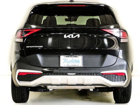 Used 2024 Kia Sportage LX FWD image 7
