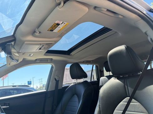 Used 2023 Toyota Highlander XLE FWD image 23