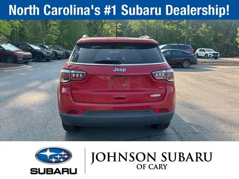Used 2018 Jeep Compass Latitude FWD image 4