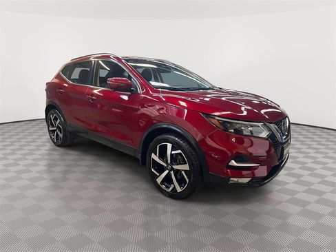 Used 2020 Nissan Rogue Sport SL w/ Premium Package image 2