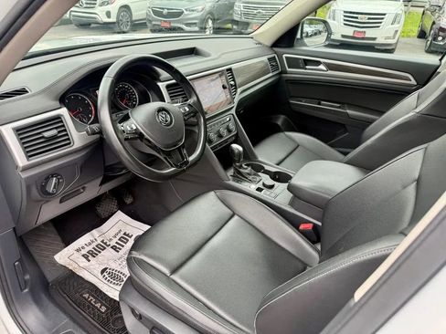 Used 2019 Volkswagen Atlas SE w/ Panoramic Sunroof Package AWD/4WD image 2