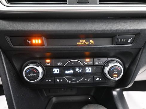 Used 2018 MAZDA MAZDA3 Touring image 25