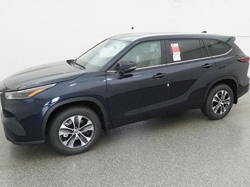 New 2026 Toyota Highlander XLE image 36
