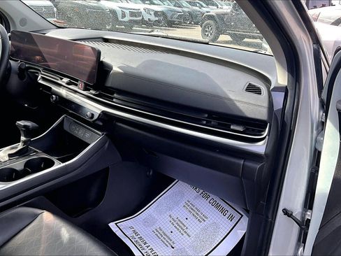 Used 2025 Kia Carnival SX w/ SX Dark Edition Package image 14