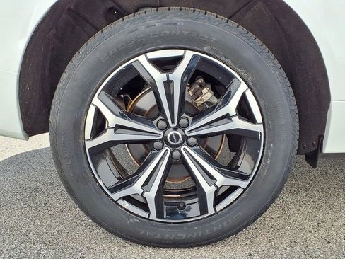 Certified 2022 Volvo XC60 B5 Momentum AWD/4WD image 6