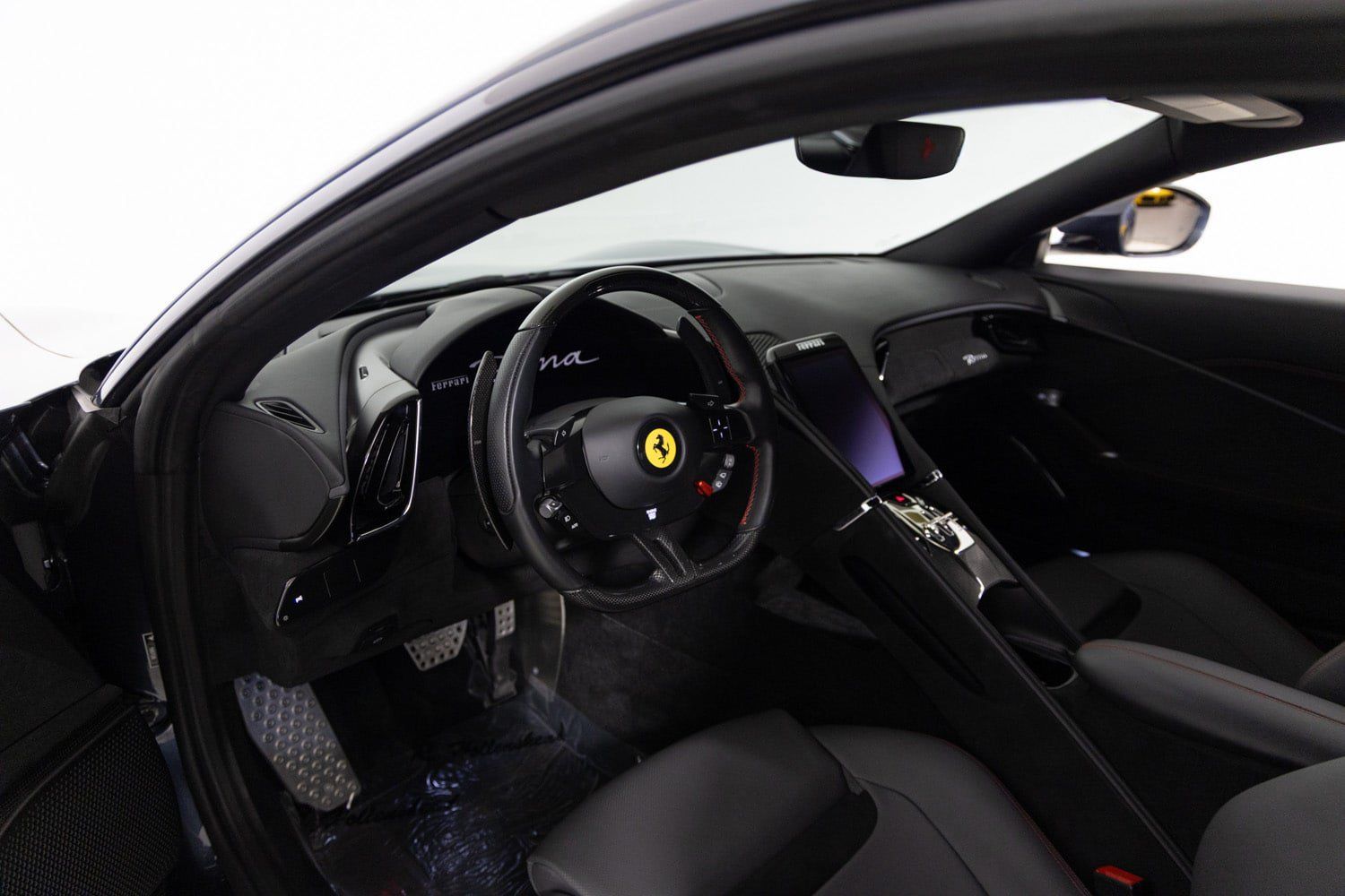 Used 2021 Ferrari Roma RWD image 19