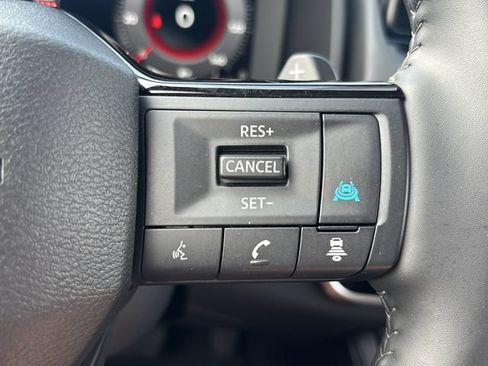 Used 2025 Nissan Rogue Platinum FWD image 24