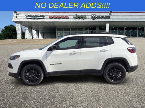 New 2026 Jeep Compass Latitude image 3