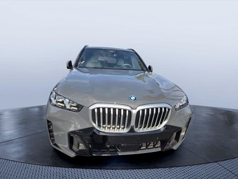 Used 2026 BMW X5 xDrive50e w/ M Sport Package AWD/4WD image 2
