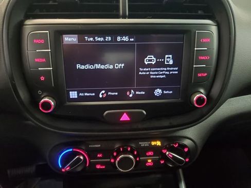 Used 2022 Kia Soul LX image 18