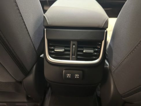 Used 2022 Subaru Outback Premium image 28