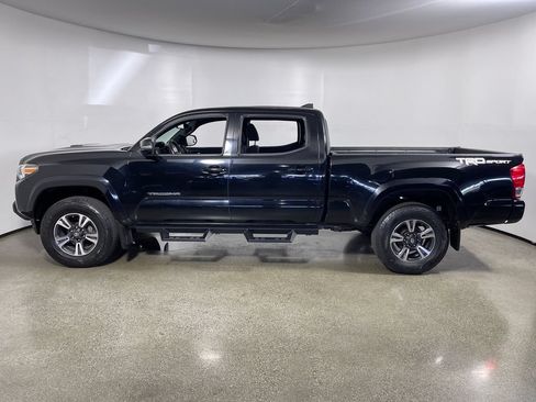 Used 2018 Toyota Tacoma TRD Sport RWD image 16