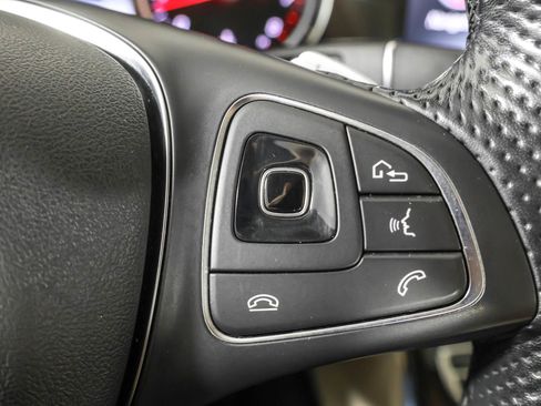 Used 2018 Mercedes-Benz E 300 4MATIC image 28