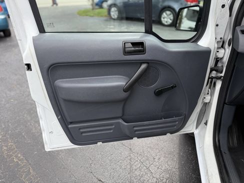 Used 2010 Ford Transit Connect XL image 9