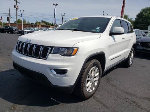 Used 2022 Jeep Grand Cherokee Laredo X AWD/4WD image 8