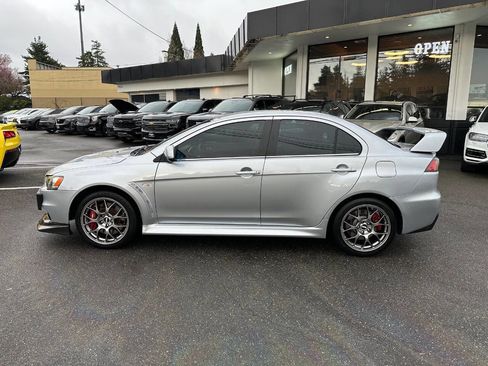 Used 2010 Mitsubishi Lancer Evolution MR image 2
