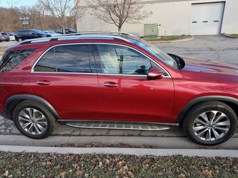 Used 2021 Mercedes-Benz GLE 350 4MATIC w/ Premium Package image 4