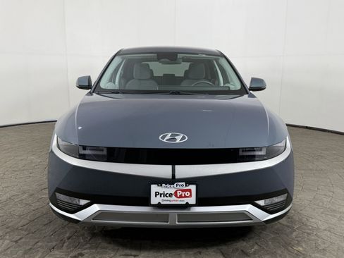 Used 2022 Hyundai Ioniq 5 SE AWD/4WD image 2