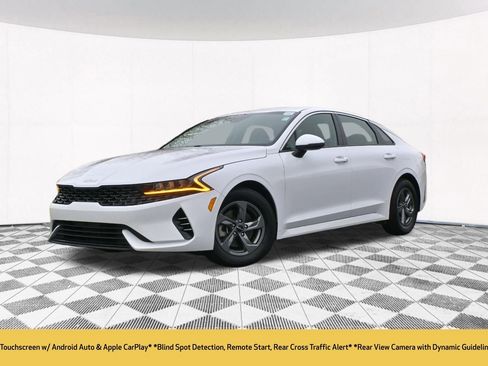 Used 2023 Kia K5 LXS image 2