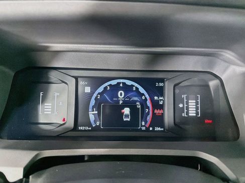 Used 2025 Toyota Tacoma SR5 AWD/4WD image 18
