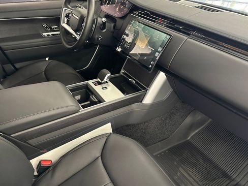 New 2026 Land Rover Range Rover Long Wheelbase SE image 22