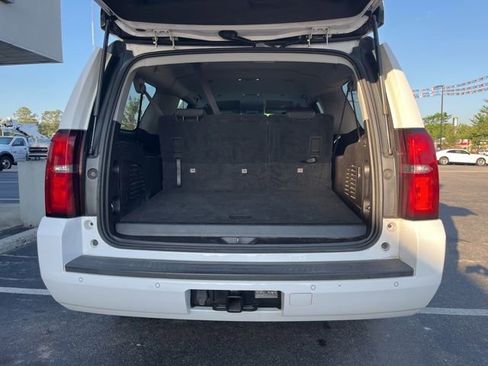 Used 2016 Chevrolet Suburban LS RWD image 32