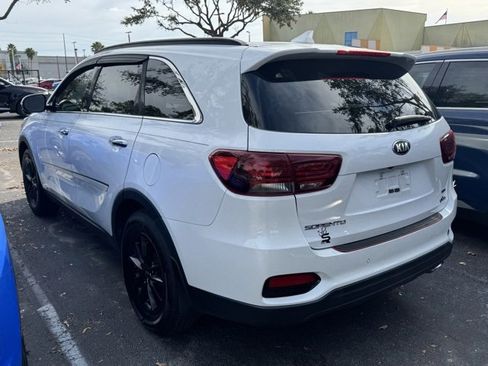Certified 2019 Kia Sorento LX w/ LX Convenience Package image 2