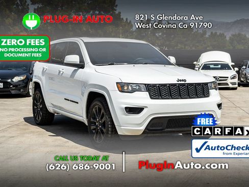 Used 2018 Jeep Grand Cherokee Altitude AWD/4WD image 6