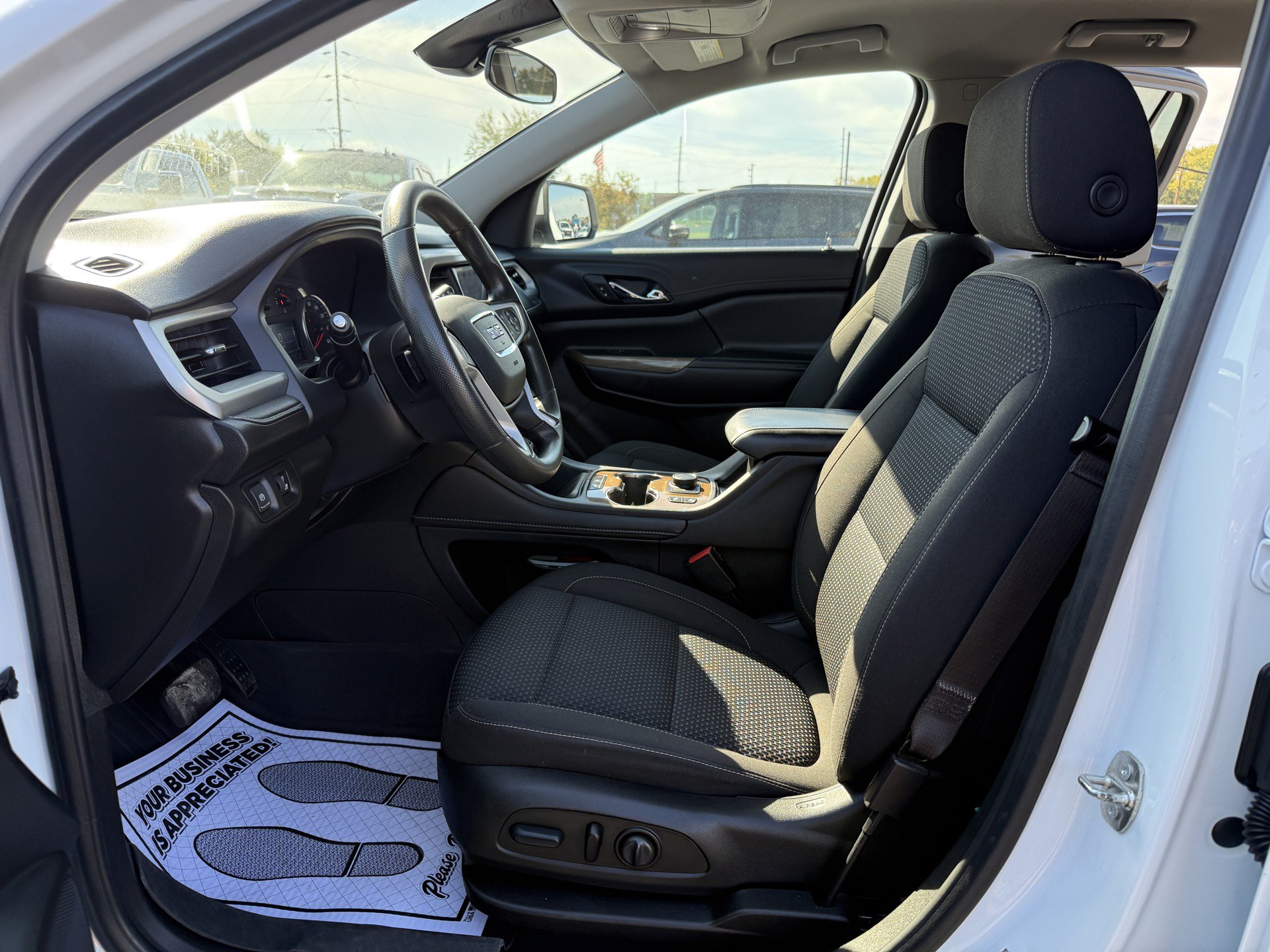 Used 2023 GMC Acadia SLE w/ Driver Convenience Package FWD image 27