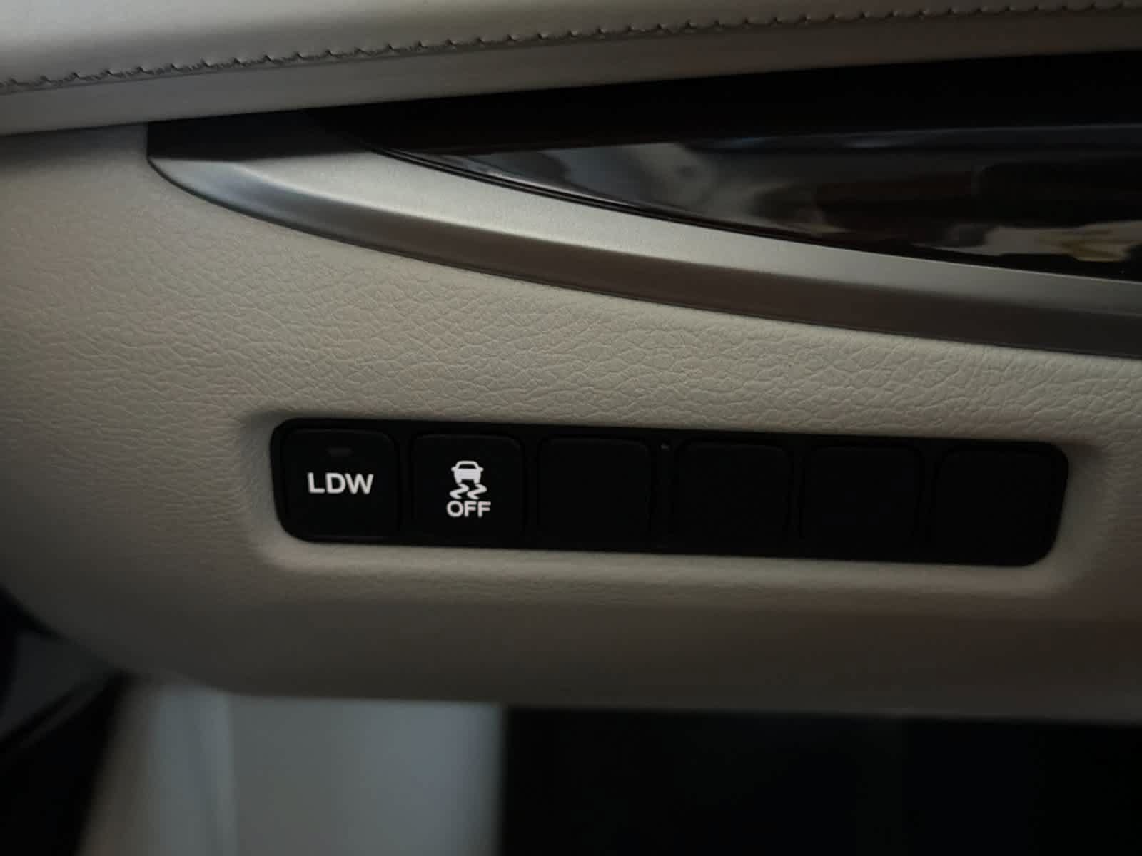 Used 2015 Acura RLX w/ Technology Package FWD image 29