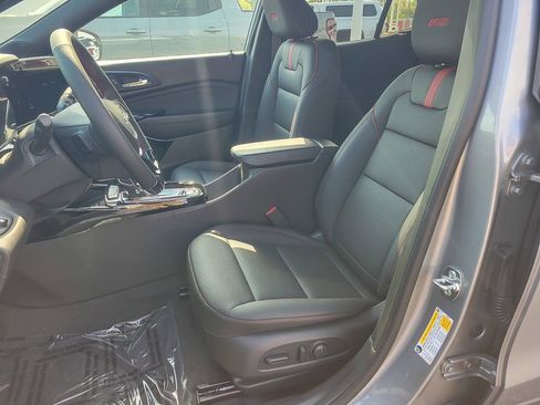 New 2026 Chevrolet Trax RS w/ Sunroof Package image 8