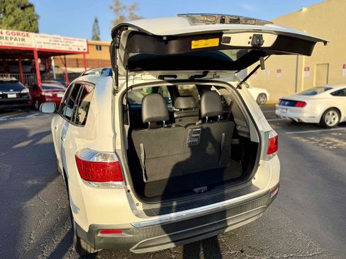 Used 2013 Toyota Highlander Limited FWD image 10